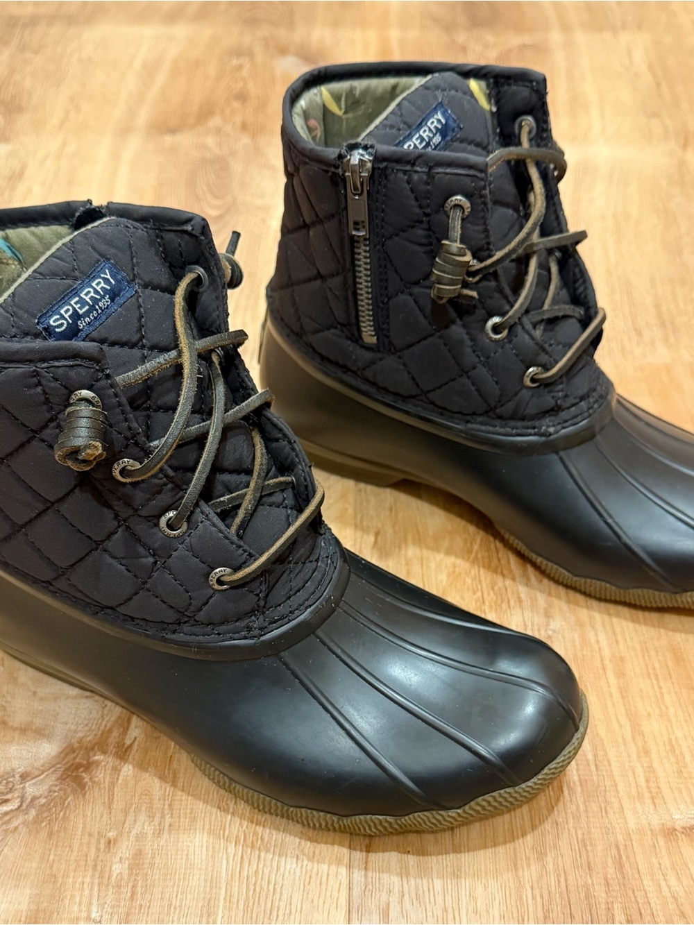 Sperry Saltwater Quilted Duck Boots Black Women’s 8.5 Side Zip